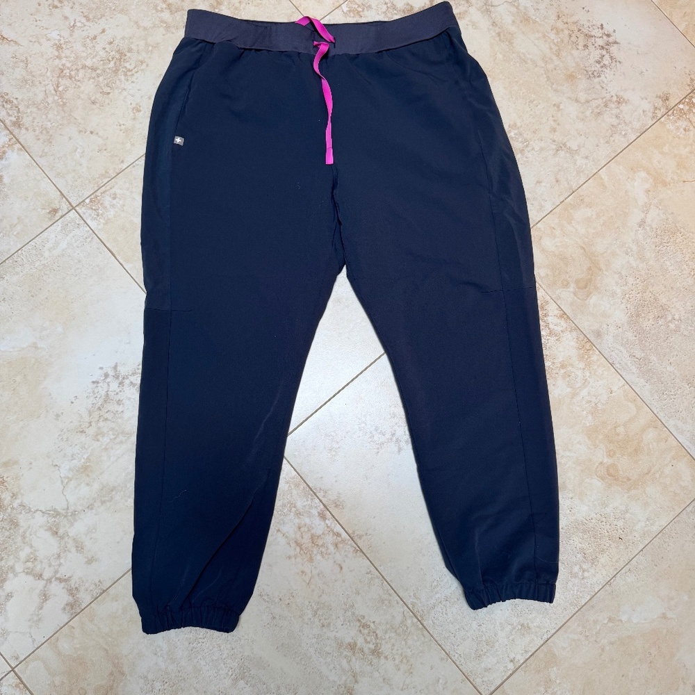 figs limited edition charcoal scrub bottom joggers with pink tie, XXL,